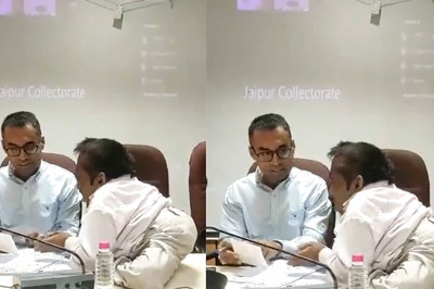 Jaipur Bureaucrat Listens Attentively to Specially-abled Man's Grievances, Internet Showers Love