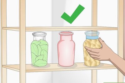 How to Decorate Open Shelves