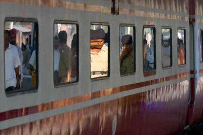 Four dead, Six Injured as Rajdhani Express Runs Over Them in UP