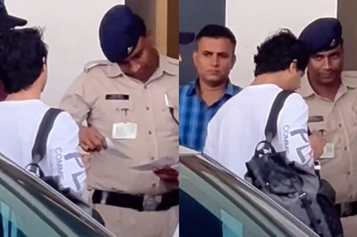 SRK's Son Aryan Khan Presents ID Proof at Mumbai Airport, Heads To Chennai For IPL Finale; Watch