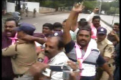 TDP MLA begins indefinite fast in Kadapa against Andhra bifurcation