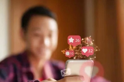 Social Media Apps Should Come With Warning Like Cigarette Packets, Says Health Experts