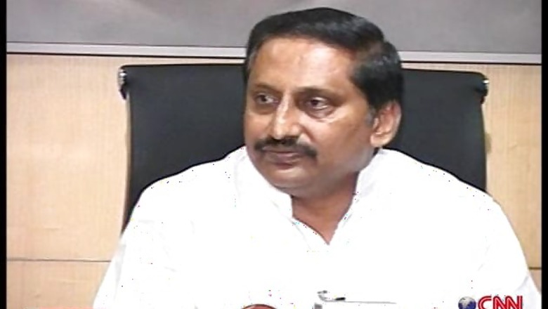 AP CM takes stock of cyclone Phailin situation; officials on alert