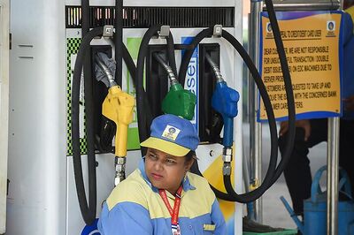 Petrol, Diesel Price Hiked by 60 Paisa per Litre for 2nd Straight Day as Oil Firms Restart Daily Revision