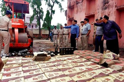 8 Lakh Litres of Liquor Currently Lying in Police Stations Across Delhi, SC Told