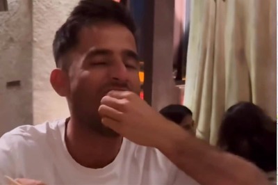 WATCH: Ravi Bishnoi Shows The 'Desi' Style Of Eating Sushi Roll