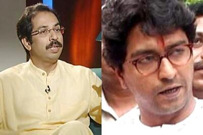After the poll setback, Raj sends flowers to Uddhav