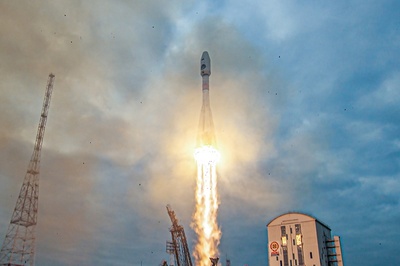 Russia’s Lunar Nuclear Power Plant Bid Attracts China And India In 'Groundbreaking' Moon Base Pursuit: Report