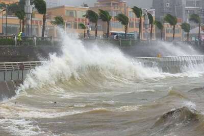 Powerful Typhoon Slams Into Philippines on Christmas