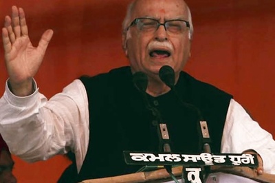 Advani Pitches for Inclusion of More Women in RSS