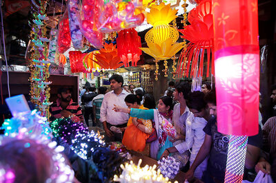 Over 300 Fire-Related Incidents Reported in Delhi on Diwali Despite Ban on Sale of Crackers