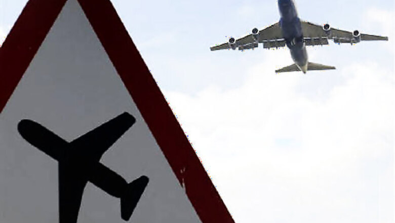 Britain may allow pet monkeys, pigs on plane