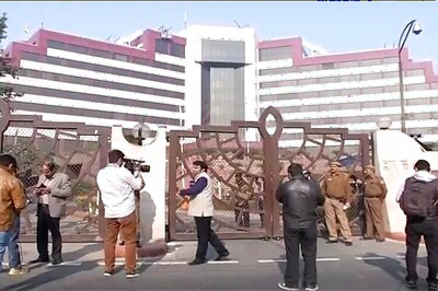 CBI grills Rajender Kumar, claims to have recovered foreign currency worth Rs 3 lakh