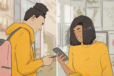 What Does the ???? Yellow Heart Emoji Mean?