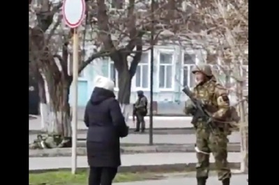 'What Are You Doing Here?': 'Fearless' Ukrainian Woman Confronts Russian Soldiers, Video Goes Viral