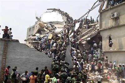 Bangladesh: Garment factory building collapses, 70 dead