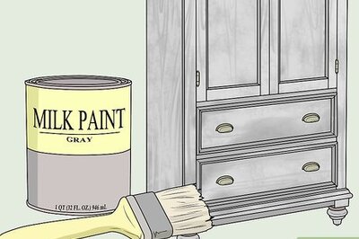 How to Paint Distressed Wood