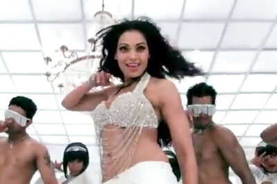 Raaz 3: Watch Bipasha in the song 'Kya raaz hai'