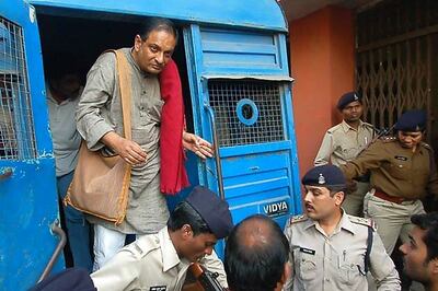 Kochi: ABVP protests against Binayak Sen