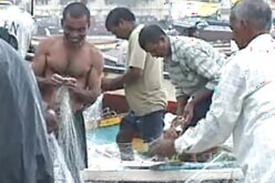 Surat fishermen oppose 'illegal' dredging by Essar