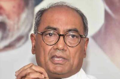 Delhi court issues bailable warrant against Digvijaya Singh in defamation case