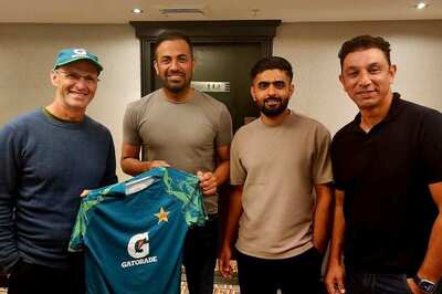 Pakistan Head Coach Gary Kirsten Meets Players Ahead of T20Is vs England