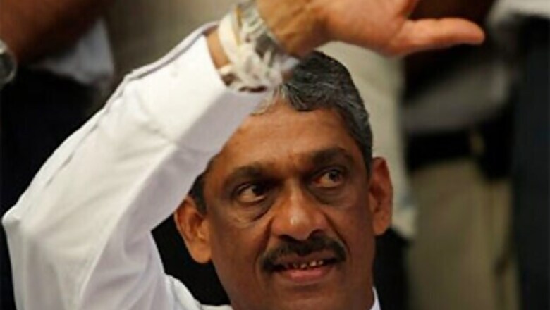 Sri Lanka: Rajapaksa orders Fonseka's release