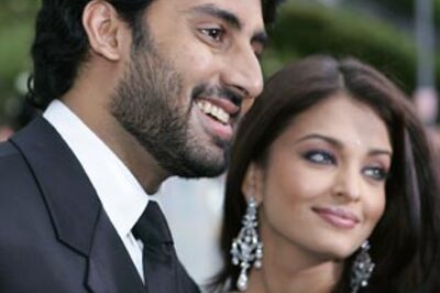 Wife ill, Abhishek goes to receive award