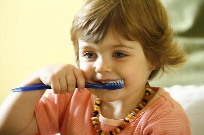 Common Toothpaste Ingredient Making Antibiotics Less Effective