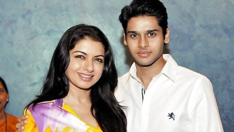 I don't want to do regressive roles, says Bhagyashree