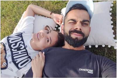 Fans Photoshop Anushka Sharma With Virat Kohli in His Beach-side Pic And Result is Hilarious