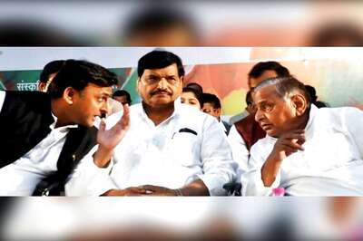 Akhilesh Will Be CM, Ready to Give it in Writing on Stamp Paper, Says an Emotional Shivpal