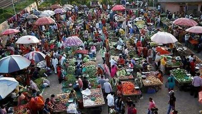 Indian Economy Projected To Contract 11.8%, Fitch Domestic Arm Says
