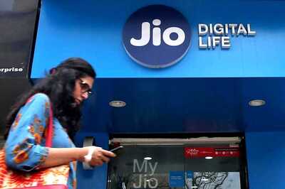 Reliance Jio Q1 Results: Users Consume More Data Per Month as Jio Overtakes Airtel