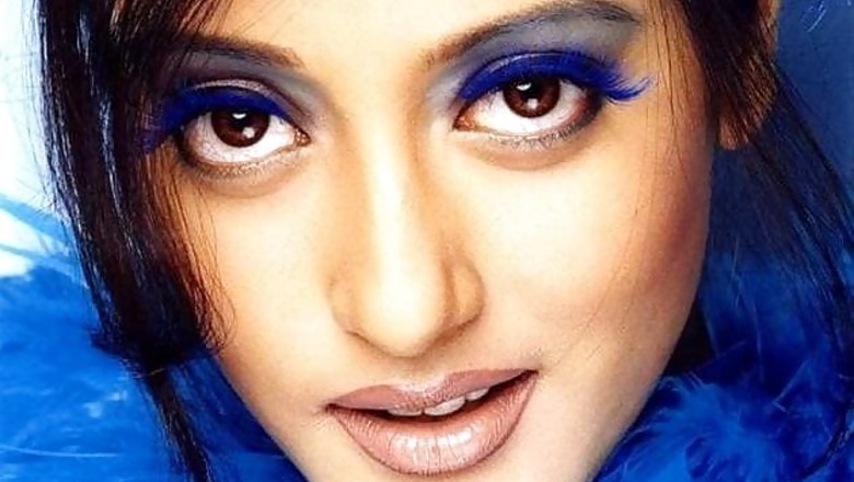 Raima Sen shooting for her gangster film