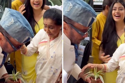 Watch: Jackie Shroff Pays Respects To Asha Bhosle At Her Book Launch Event