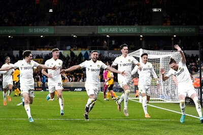 Leeds United Snatch Last-gasp 3-2 Win at 10-man Wolves in Thriller