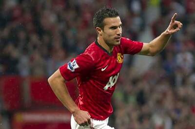 Van Persie fit for action after hip injury