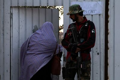 Pakistan Election 2024: Mobile Phone Services Suspended Across The Country as Voting Begins