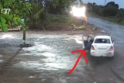 Waiter Dragged On Road, Abducted By 3 Men Over Scuffle On Unpaid Bill In Maharashtra’s Beed | Video