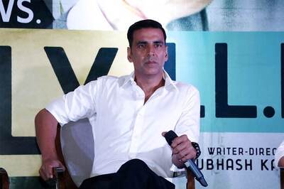 Shivraj Singh Chouhan Appreciates Akshay Kumar's Support to ODF Program in MP