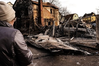 War in Ukraine: EU Escalates Sanctions on Russia, Closes Airspace & Bans Media