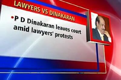 Dinakaran holds court, lawyers hold protest
