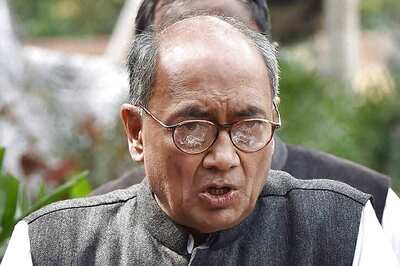 'Not in Public, Speak to CM Personally': Digvijaya's Advice to MLA Brother after His Attack on Kamal Nath
