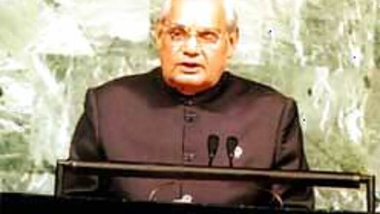 Vajpayee hints doors open for dissidents