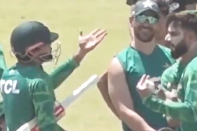 Pakistan Skipper Babar Azam Seen Having an Animated Discussion With Imad Wasim Ahead of the T20 World Cup 2024  - WATCH