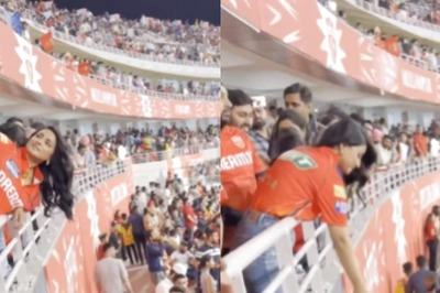 Hina Khan Takes Dons Punjab Kings' Jersey, Takes Selfies With Fans At IPL Match; Watch Viral Video