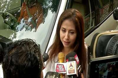 'My Husband Hasn't Spoken to Parents in 22 Days': Urmila Hits Out at Govt Over Lockdown in J&K