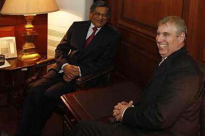 Kohima: Prince Andrew pays homage at WW II cemetery