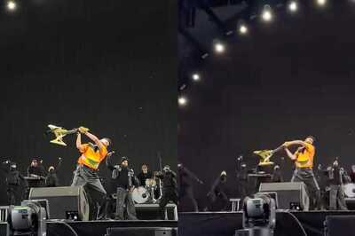 AP Dhillon Breaks Guitar on Coachella Stage; Angry Fans Say 'This Is What Makes Diljit Dosanjh...' | Watch
